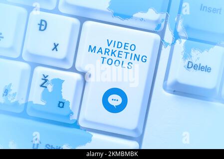 Schreiben von Videomarketing-Tools mit Textanzeige. Geschäftskonzeptionstechnik zur Steigerung der Publikumsbindung Stockfoto