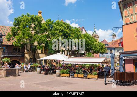 Colmar (Colmer, Kolmar) : Place de l'Ancienne-Douane (alter Zollplatz), Restaurant, Altstadt Elsass, Haut-Rhin (Oberelsass), Frankreich Stockfoto