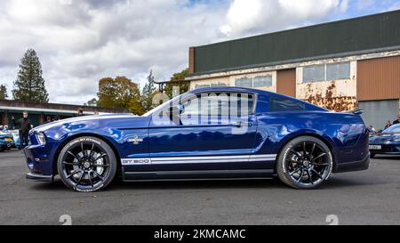 Ford Mustang Shelby GT500, ausgestellt bei der Oktober-Scramble, die am 9.. Oktober 2022 im Bicester Heritage Centre stattfindet Stockfoto