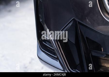 Autoteile. Fahrzeugaußenseite. Moderne Fahrzeugaußenseite. Stockfoto
