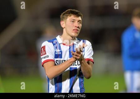 Hartlepool, Großbritannien. 19.. November 2022. Während des zweiten Fußballspiels im FA Cup zwischen Hartlepool United und Harrogate Town im Victoria Park, Hartlepool, am Samstag, den 26.. November 2022. (Kredit: Scott Llewellyn | MI News) Kredit: MI News & Sport /Alamy Live News Stockfoto