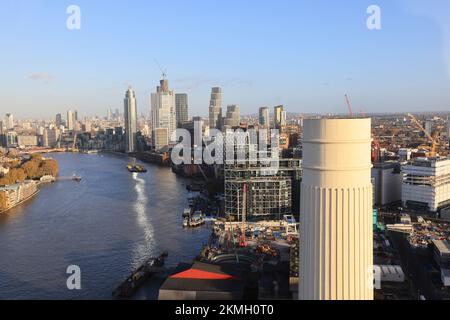 Der neue Attraktion Lift 109 im regenerierten Battersea Power Staion in SW London, Großbritannien Stockfoto