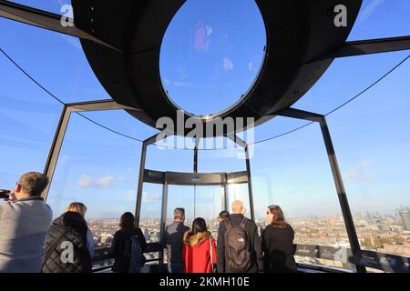 Der neue Attraktion Lift 109 im regenerierten Battersea Power Staion in SW London, Großbritannien Stockfoto