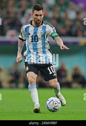 Lusail Ikonisches Stadion, Lusail, Katar. 26.. November 2022. FIFA Fußball-Weltmeisterschaft, Argentinien gegen Mexiko; Lionel Messi von Argentinien Credit: Action Plus Sports/Alamy Live News Stockfoto