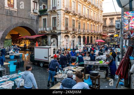 Frischer Fisch/Meeresfrüchte Zum Verkauf Auf Dem Daily Fish Market, Catania, Sizilien, Italien. Stockfoto