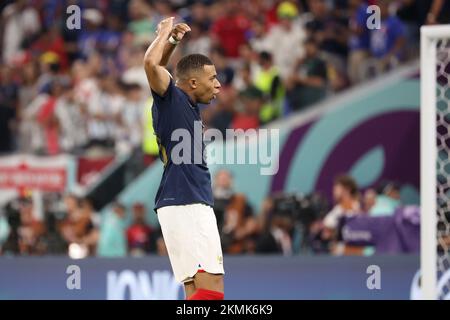 Kylian Mbappe von Frankreich feiert den Sieg nach der FIFA-Weltmeisterschaft 2022, dem Fußballspiel der Gruppe D zwischen Frankreich und Dänemark am 26. November 2022 im Stadium 974 in Doha, Katar – Foto Jean Catuffe / DPPI Stockfoto