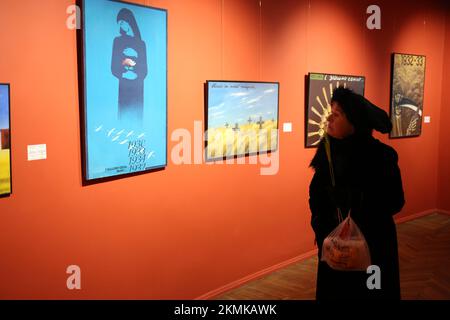 Gemälde von Valery Viter während der Ausstellung „Holodomor: Durch die Augen ukrainischer Künstler“ die Ausstellung aus der Sammlung Morgan Williams (amerikanischer Unternehmer und öffentliche Figur) wurde am 26,2022. November im Odessa Art Museum eröffnet. Der Holodomor, auch bekannt als die Terror-Hungersnot, war von 1932 bis 1933 eine von Menschenhand verursachte Hungersnot in der sowjetischen Ukraine, bei der Millionen von Ukrainern ums Leben kamen. Der Holodomor war Teil der größeren sowjetischen Hungersnot von 1932-1933, die die wichtigsten Getreideanbaugebiete des Landes betraf. (Foto: Viacheslav Onyschtschenko/SOPA Images/Sipa USA) Stockfoto