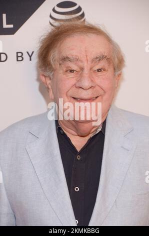 New York, New York, USA. 24.. September 2022. Freddie Roman auf dem Tribeca TV Festival, präsentiert von AT&T, Staffelpremiere von Red Oaks am 24. September 2017 im Cinepolis Chelsea in New York City. Kredit: Raymond Hagans/Media Punch/Alamy Live News Stockfoto