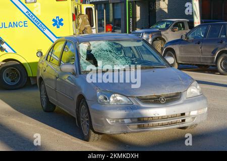 Fahrzeug wurde durch einen Fußgänger beschädigt. Quebec, Kanada Stockfoto