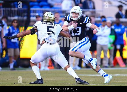 Durham, North Carolina, USA. 26.. November 2022. NCAA-Fußballspiel zwischen der Wake Forest University und der Duke University im Wallace Wade Stadium in Durham, North Carolina. David Beach/CSM/Alamy Live News Stockfoto