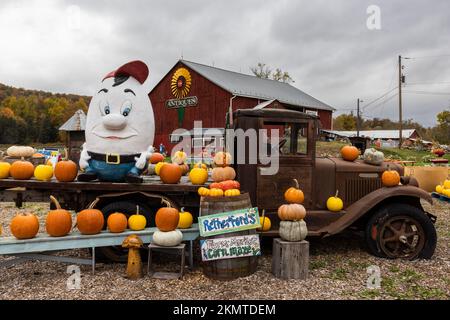 Das Retherfords Village wurde für Halloween, Benton, Pennsylvania, dekoriert Stockfoto
