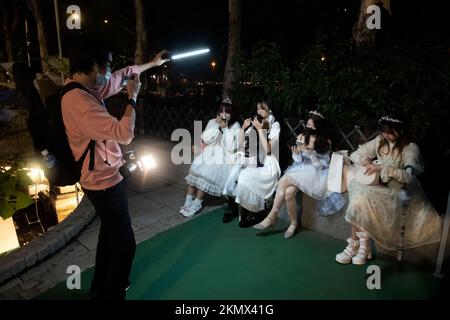 Junge chinesische Mädchen in Cos Play Outfits, Hongkong, China. Stockfoto