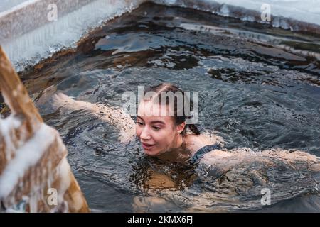 Wintertaufe in Minsk Weißrussland Stockfoto