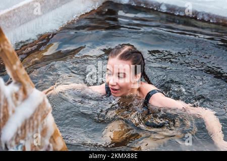 Wintertaufe in Minsk Weißrussland Stockfoto