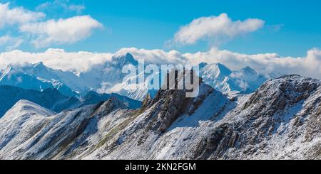 Ostseite Höfats 2259m, von Koblat-Höhenweg auf Nebelhorn, Allgäu Alps, Allgäu, Bayern, Deutschland, Europa Stockfoto