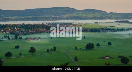 Schwangau und Waltenhofen, Forggensee, Schwanengau-Ebene, Königswinkel, Ostallgäu, Allgäu, Swabia, Bayern, Deutschland, Europa Stockfoto