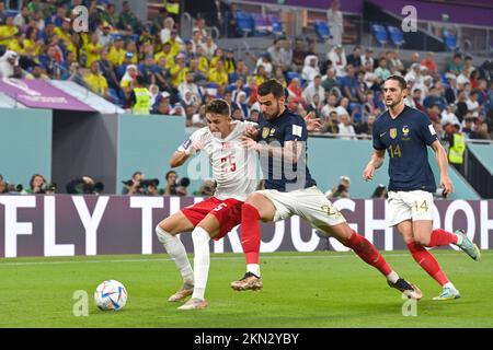 LINDSTROEM Jesper (DEN), Action, Duels gegen HERNANDEZ Theo (FRA). Re:RABIOT Adrien (FRA). Game 23, Gruppe D Frankreich (FRA) – Dänemark (DEN) 2-1 am 26.. November 2022, Stadium 974 Fußball-Weltmeisterschaft 20122 in Katar ab November 20.. - 18.12.2022? Stockfoto