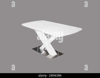 Weißer Esstisch mit Metallbein. Innenelement Stockfoto