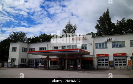 Verlassene Teboil-Tankstelle im Besitz des russischen Lukoil in Helsinki, Finnland Stockfoto