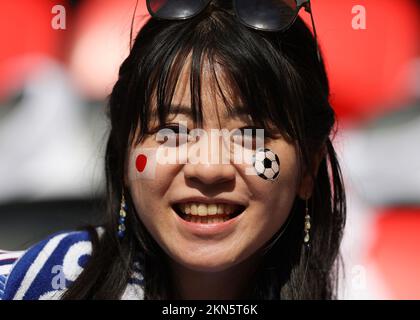 Al-Rayyan, Katar. 27.. November 2022. 27.. November 2022; Ahmed bin Ali Stadium, Al Rayyan, Katar; FIFA Fußball-Weltmeisterschaft, Japan gegen Costa Rica; Japan Fan Credit: Action Plus Sports Images/Alamy Live News Stockfoto