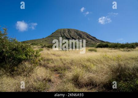 Koko Head Kraterwanderung an einem sonnigen Tag auf Oahu Hawaii Stockfoto