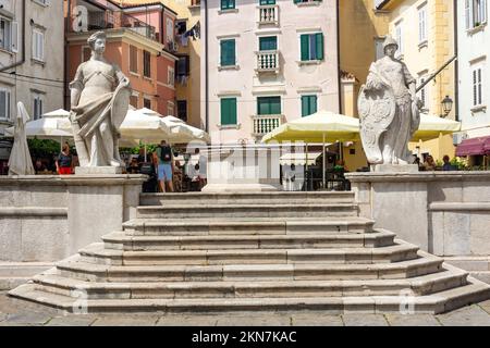 Trg 1 Maja (Platz des 1.. Mai), Altstadt, Piran (Pirano), Slowenisches Istrien, Slowenien Stockfoto