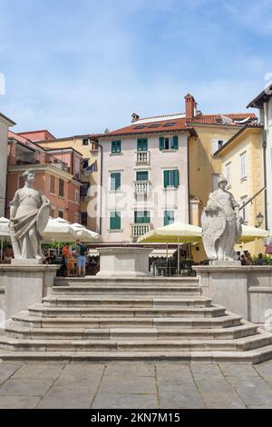 Trg 1 Maja (Platz des 1.. Mai), Altstadt, Piran (Pirano), Slowenisches Istrien, Slowenien Stockfoto