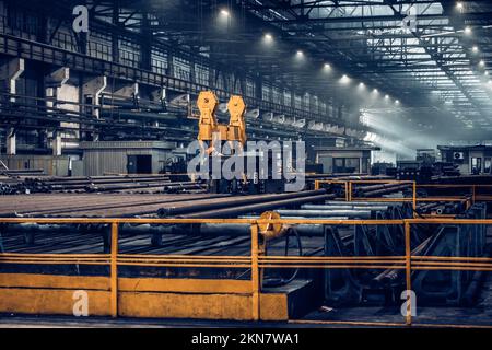 Eisen- und Stahlfabrik oder Rohrfabrik in Taganrog südlich von Russland Stockfoto