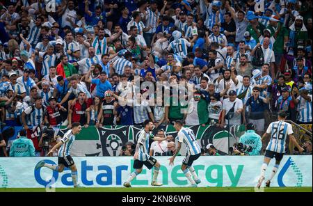 Doha, Katar. 26.. November 2022. Goal Celebration Lionel Messi (Arg), Angel Di Maria (Arg) Argentinien - Mexiko Weltmeisterschaft 2022 in Katar 26.11.2022 Gutschrift: Stockfoto