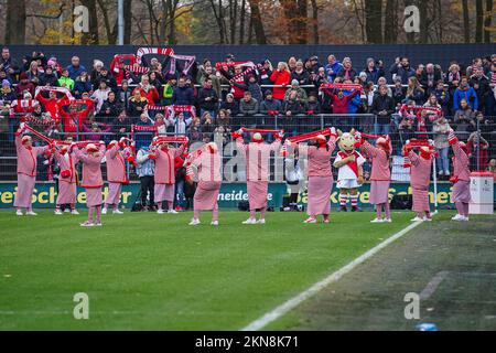 Köln, Deutschland. 27.. November 2022. Köln, Deutschland, November 27. 2022: "Vor dem FLYERALARM Frauen-Bundesliga-Spiel zwischen 1. FC Köln und VfL Wolfsburg im Franz-Kremer-Stadion in Köln. (Norina Toenges/SPP) Kredit: SPP Sport Press Photo. Alamy Live News Stockfoto