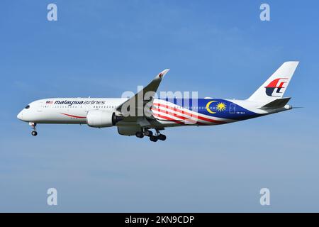 Präfektur Chiba, Japan - 18. Mai 2019: Passagierflugzeug Negaraku von Malaysia Airlines Airbus A350-900 (9M-MAC). Stockfoto