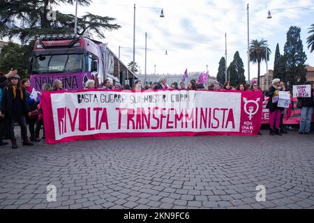 Rom, Italien. 26.. November 2022. Demonstration der Vereinigung „Non Una Di Meno“ in Rom gegen Gewalt gegen Frauen (Kreditbild: © Matteo Nardone/Pacific Press via ZUMA Press Wire) Stockfoto