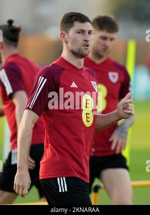 Ben Davies von Wales während des Trainings im Al-Sadd Trainingscenter in Doha, Katar. Foto: Sonntag, 27. November 2022. Stockfoto