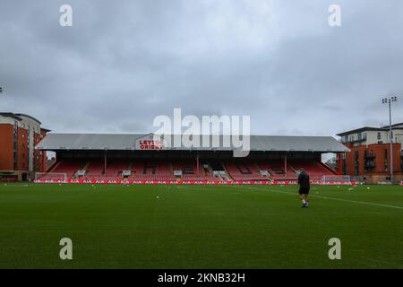 Brisbane Road, London, Großbritannien. 27.. November 2022. Damen Continental League Cup, Tottenham Hotspur gegen Coventry United; The Green Inc East Stand Credit: Action Plus Sports/Alamy Live News Stockfoto