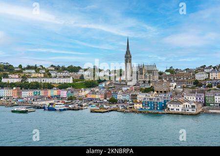 Stadtbild von Cobh Harbour, Hafen von Cork in Südirland Stockfoto