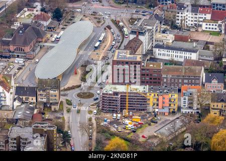 Luftaufnahme, Bahnhof Herne, Busbahnhof Konrad-Adenauer-Platz und Baustelle an der Bahnhofstraße im Stadtteil Baukau in Herne, Ruhrgebiet, Stockfoto