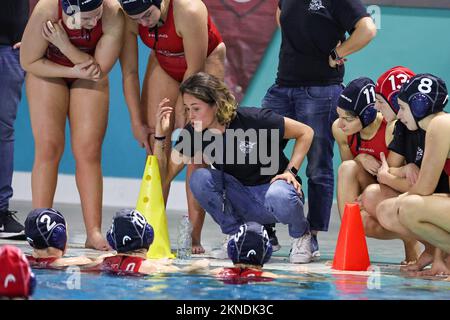 Babel Swimming Pool, Rom, Italien, 26. November 2022, Sie fahren mit der Reisebusse Aleksandra Ciotti (RN Florentia) während der SIS Roma vs RN Florentia - Waterpolo Italian Stockfoto