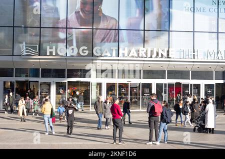 Utrecht, Niederlande - 12. November 2022: Eingang von Hoog Catharijne ein großes Einkaufszentrum im Zentrum von Utrecht Stockfoto