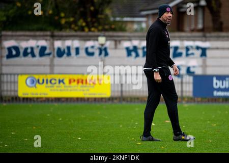 London, Großbritannien. 27.. November 2022. Ryan Dempsey (Dulwich Hamlet Manager) vor der zweiten Runde des Vitality Women’s FA Cup zwischen Dulwich Hamlet und Gillingham. Champion Hill, Dulwich. Kredit: Liam Asman/Alamy Live News Stockfoto
