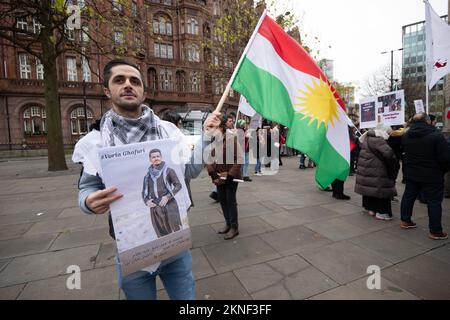 Manchester, Großbritannien. 27.. November 2022. Sonntag, 27. November eine Kundgebung am St. Peter's Square Manchester UK zur Unterstützung des Aufstands im Iran. Bild GARYROBERTS/WORLDWIDEFEATURES.COM Kredit: GaryRobertsphotography/Alamy Live News Kredit: GaryRobertsphotography/Alamy Live News Stockfoto