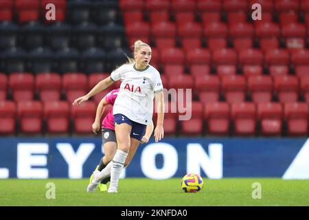 Brisbane Road, London, Großbritannien. 27.. November 2022. Damen Continental League Cup, Tottenham Hotspur gegen Coventry United; Gracie Pearse von Tottenham Hotspur Credit: Action Plus Sports/Alamy Live News Stockfoto