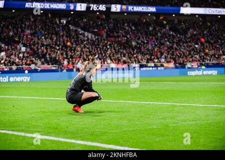 Madrid, Madrid, Spanien. 27.. November 2022. Lola Gallardo (Atletico Madrid), nachdem er während des Fußballspiels zwischen Atletico Madrid und Barcelona am Sonntag, den 27. November 2022, im Stadion Civitas Metropolitano in Madrid, Spanien, ein Tor erzielt hatte, gültig für die Spielwoche 10 der spanischen Liga der Frauen in der ersten Liga „Liga F“ (Kreditbild: © Alberto Gardin/ZUMA Press Wire) Stockfoto