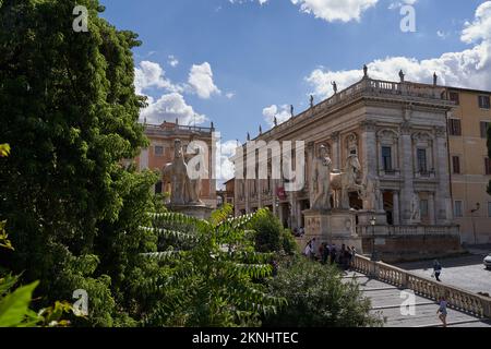 Rom, Italien - 22. September 2022 - Kapitolsplatz (Piazza del Campidoglio) auf dem Kapitolshügel an einem sonnigen späten Sommernachmittag Stockfoto