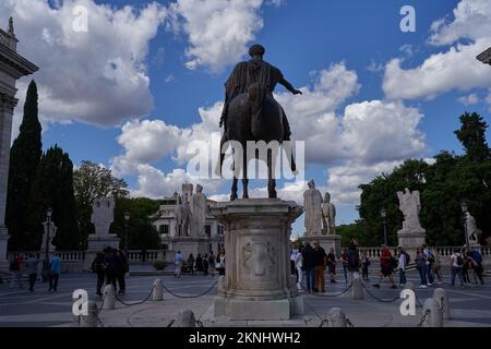 Rom, Italien - 22. September 2022 - Kapitolsplatz (Piazza del Campidoglio) auf dem Kapitolshügel an einem sonnigen späten Sommernachmittag Stockfoto