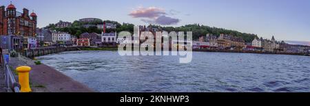 Oban, Vereinigtes Königreich - 26. September 2022: Panoramablick auf die Stadt Oban, Argyll und Bute, Schottland, Vereinigtes Königreich Stockfoto