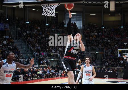 Bologna, Italien. 27.. November 2022. Niccolo Mannion (Segafredo Virtus Bologna) während des italienischen Basketballspiels Segafredo Virtus Bologna vs.. NBB Happy Casa Brindisi - Bologna, 27. November 2022 im Paladozza Sportpalast Credit: Independent Photo Agency/Alamy Live News Stockfoto