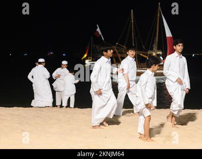 Das Katara International Dhow Festival ist ein jährliches Kulturfestival, inspiriert von Katars reichem maritimen Erbe Doha Qatar 01-12-2022 Stockfoto