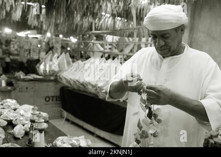 Das Katara International Dhow Festival ist ein jährliches Kulturfestival, inspiriert von Katars reichem maritimen Erbe Doha Qatar 01-12-2022 Stockfoto