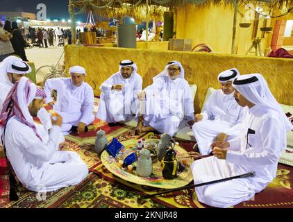 Das Katara International Dhow Festival ist ein jährliches Kulturfestival, inspiriert von Katars reichem maritimen Erbe Doha Qatar 01-12-2022 Stockfoto