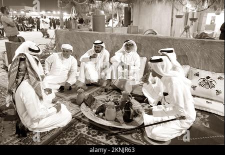 Das Katara International Dhow Festival ist ein jährliches Kulturfestival, inspiriert von Katars reichem maritimen Erbe Doha Qatar 01-12-2022 Stockfoto